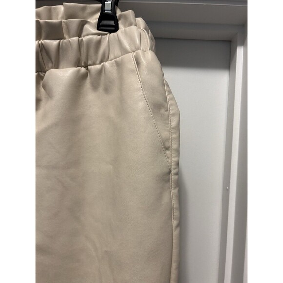 Bagatelle Women’s Faux Leather High Paper bag Waist Pant Size Large Cream Pocket - Picture 4 of 6